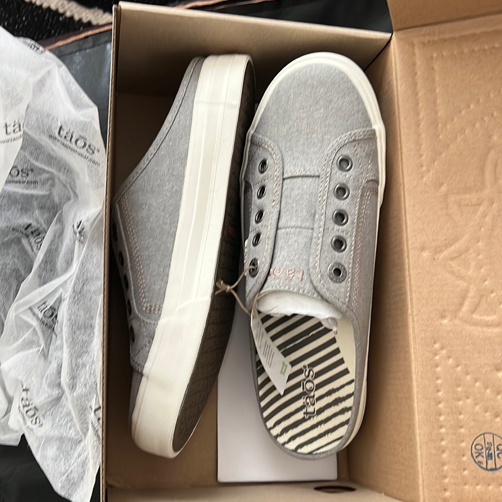 Taos EZ soul grey new with tags NEVER WORN